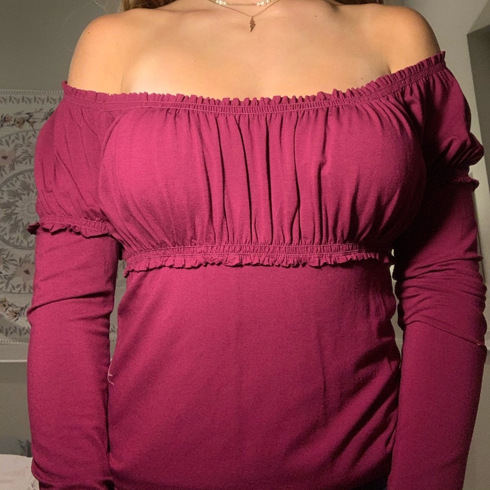 OFF THE SHOULDER TOP!
